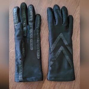 Vintage Thinsulate Flex Padded Leather Trimmed Gloves, One Size, Classic Black.